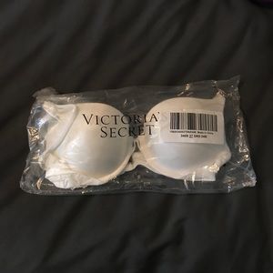 New Victoria’s Secret bra